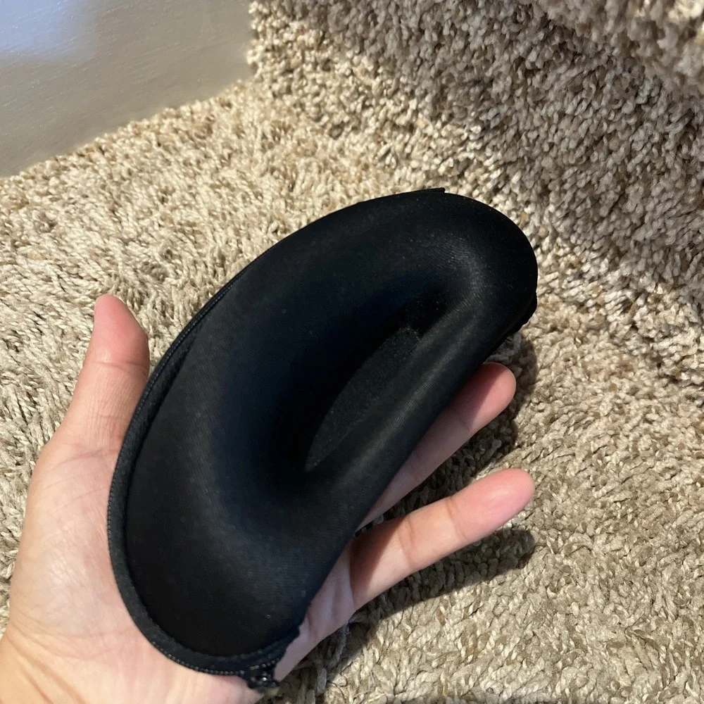 enchroma glass carrying black case